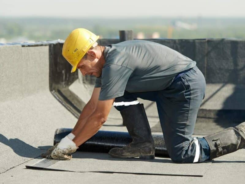 roofing contractor for a commercial building