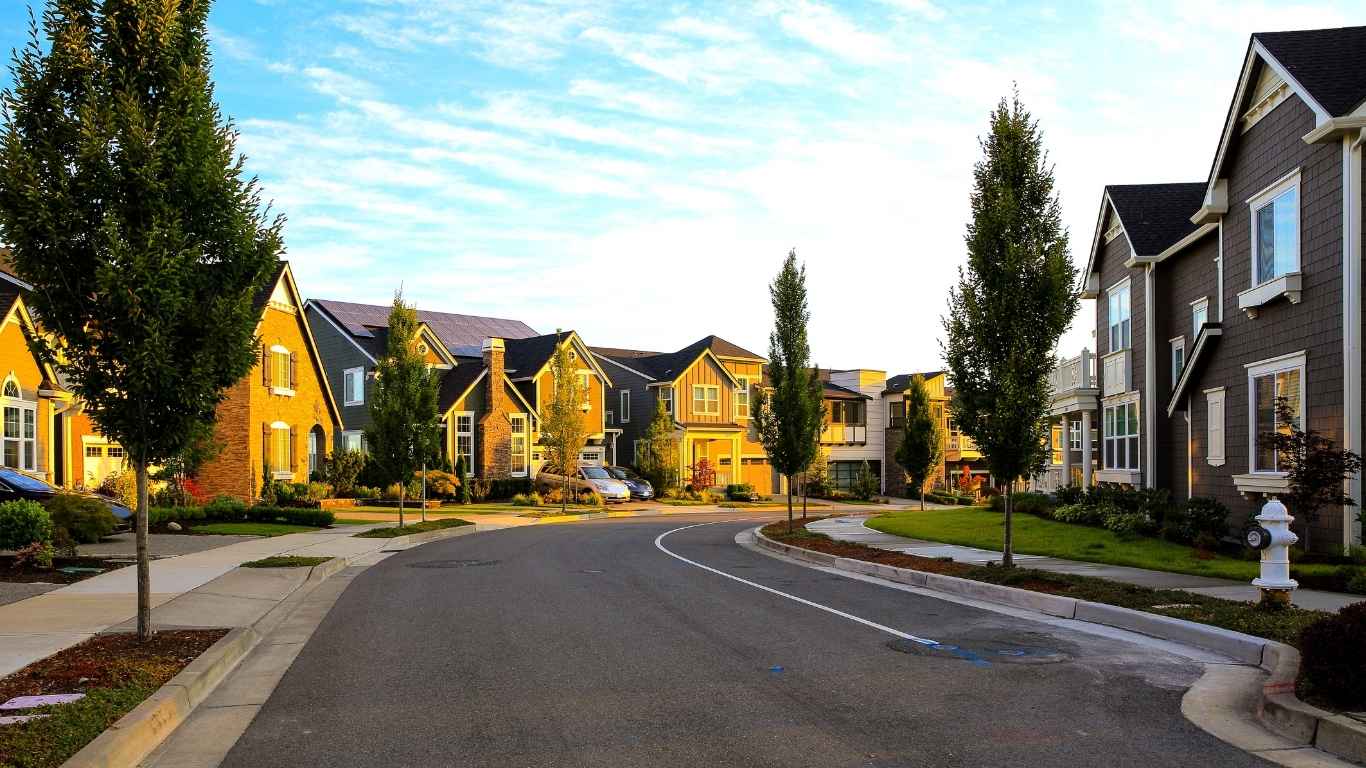 HOA neighborhood in need of a roof condition report